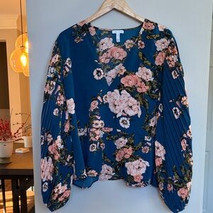 Leith Floral V-Neck Blouse - Navy and‎ Peach